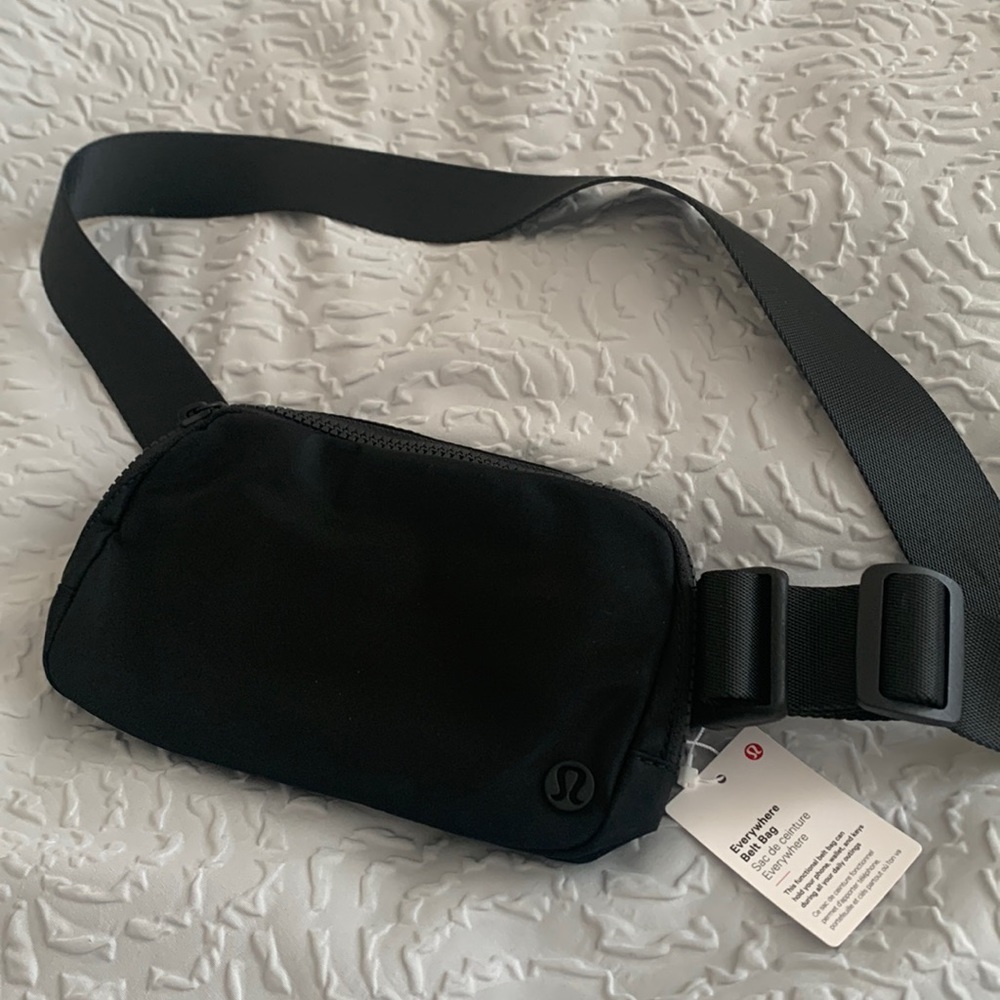 Lululemon Everywhere Belt Bag